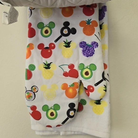 Disney Mickey Mouse Shaped Food Kitchen 3 Piece Set - Picture 3 of 7